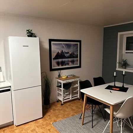 Leilighet I Rolig Gate Med Utsikt Og Gratis Parkering Tromsø Exteriör bild