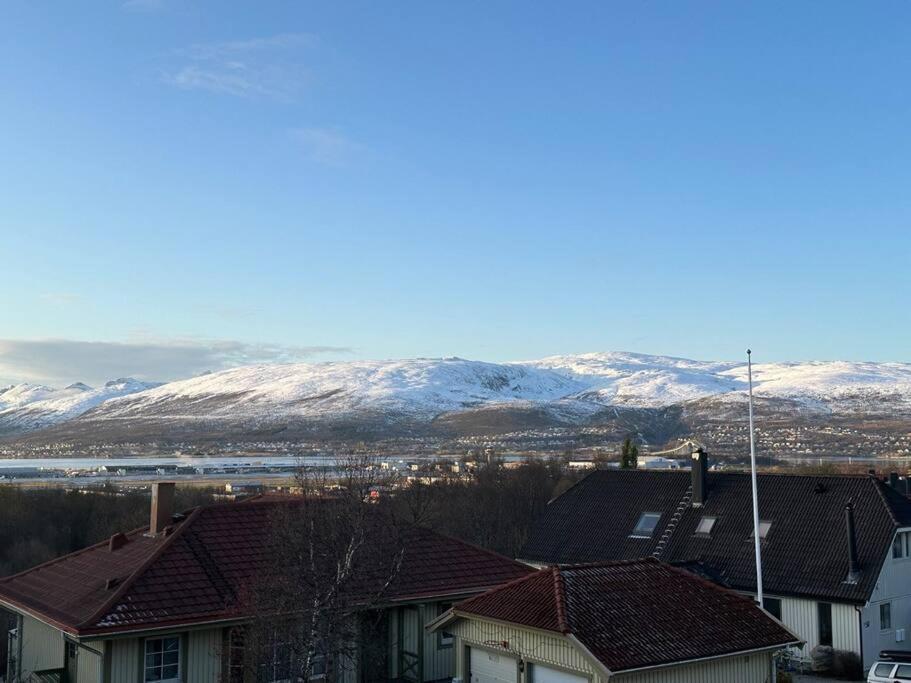 Leilighet I Rolig Gate Med Utsikt Og Gratis Parkering Tromsø Exteriör bild